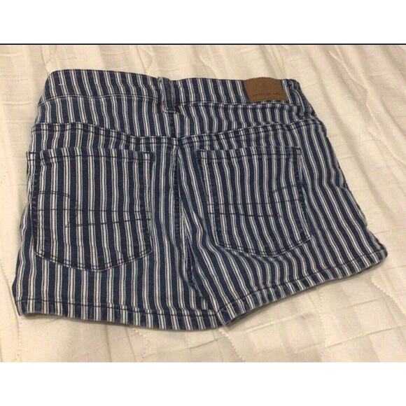 American Eagle Size Small Women’s Shorts - Picture 2 of 3